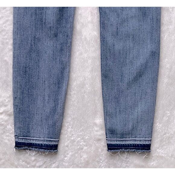 White House Black Market WHBM Released-Hem Skinny
Ankle Jeans, Size 4 - Picture 13 of 16